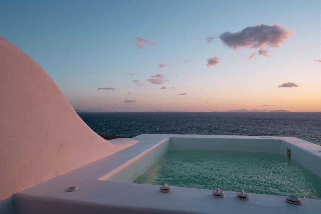Santorini Sea View Apartments Vourvoúlos Exteriör bild