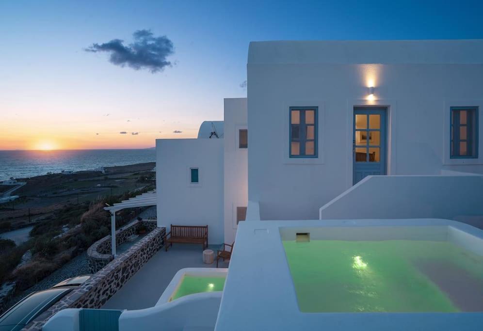 Santorini Sea View Apartments Vourvoúlos Exteriör bild