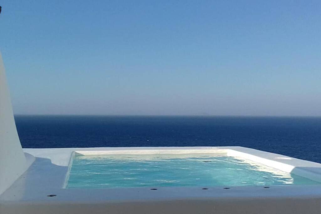 Santorini Sea View Apartments Vourvoúlos Exteriör bild